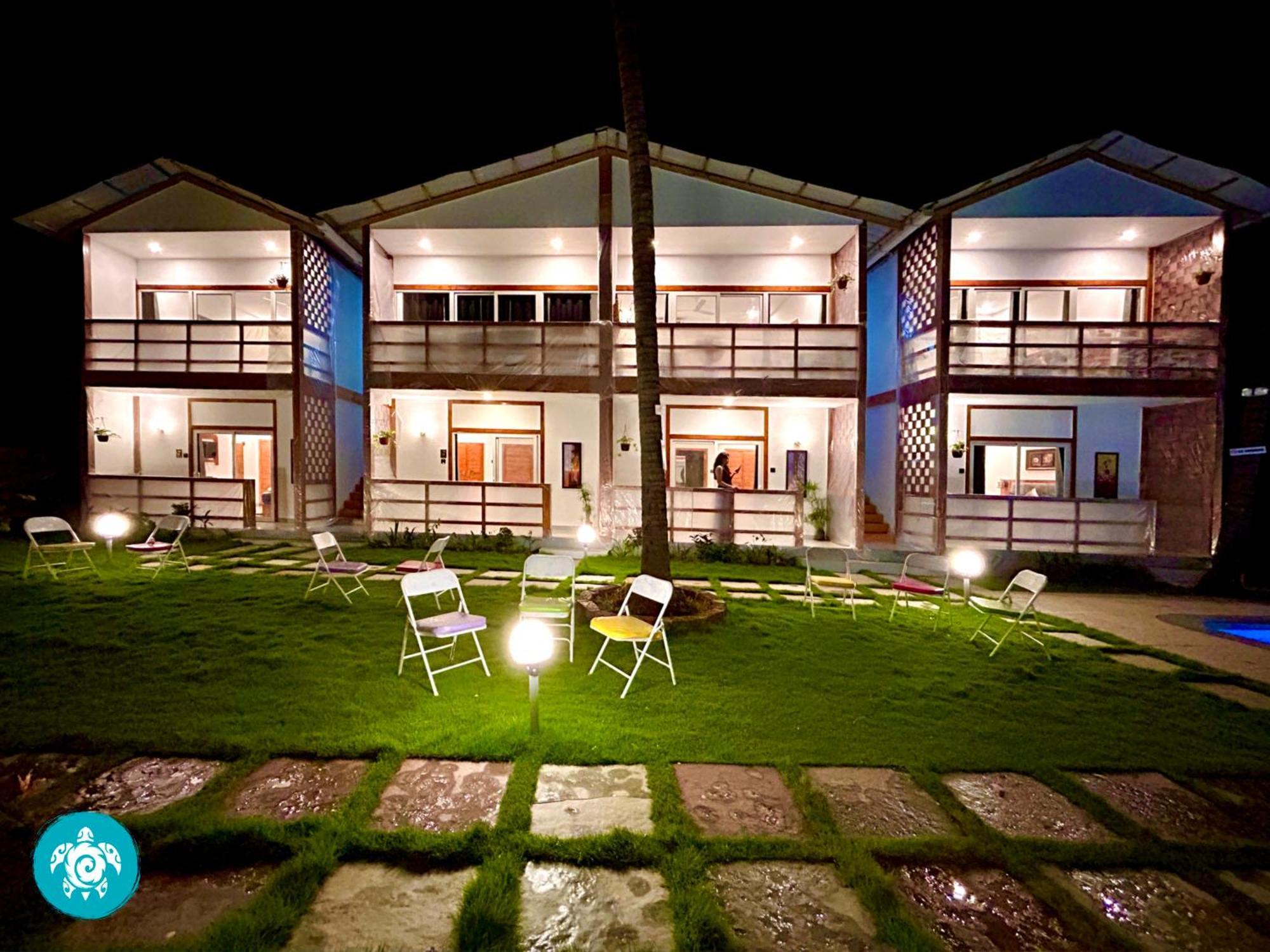 White Turtle Hotel Morjim Exterior foto